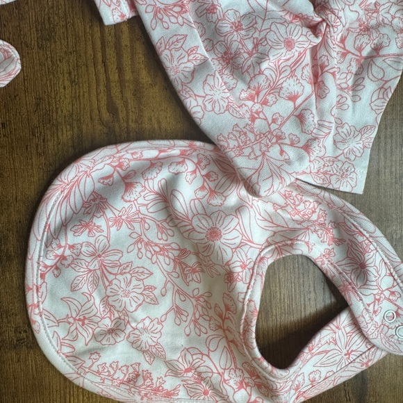 Ever & Ever premie baby girl outfit - Picture 4 of 4